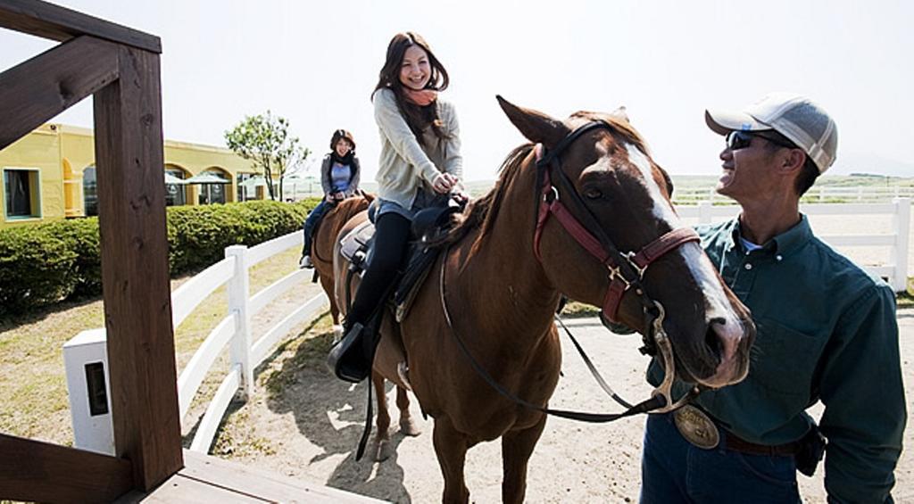 בית הארחה אסו 	El Patio Ranch מראה חיצוני תמונה